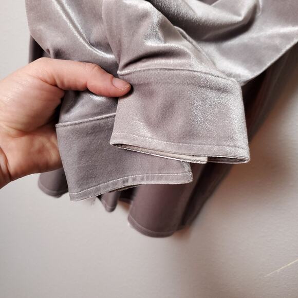 SOFT SURROUNDINGS Velvet Button Up Long Sleeve Blouse Commared Top - Picture 5 of 8